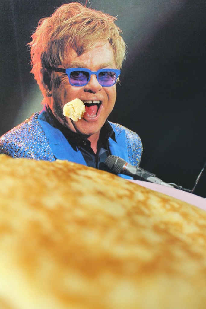 elton-johnnycakes-2